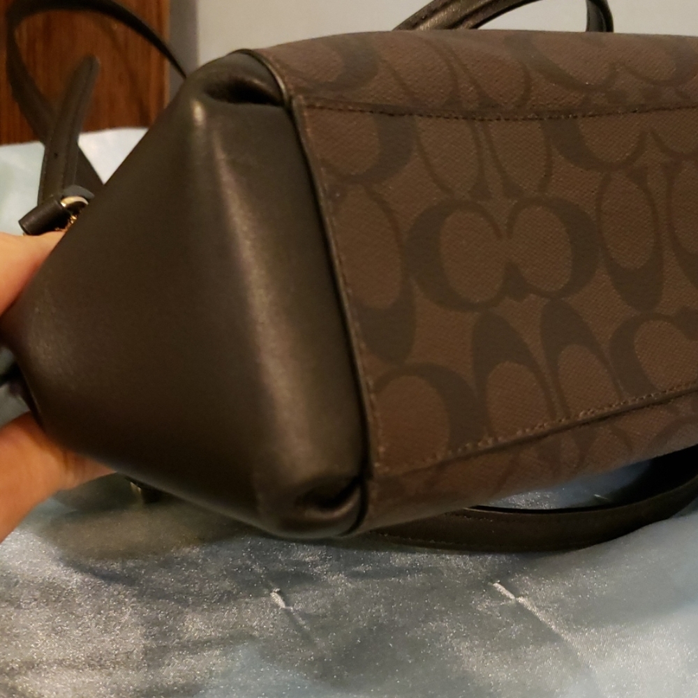 Coach purse - Picture 2 of 4